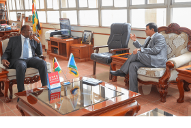 Crown Paints CEO, Rakesh Rao (left) with His Excellency the Governor of Kisumu, Hon Jack Raguma at the County office in Kisumu City. Also present, were other Crown Paints representatives.